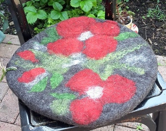 round soft felt cushion, extra thick 3-4 cm - felted, anthracite with flowers, 300g wool felted through! Natural