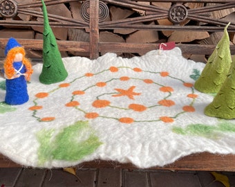 felted Advent spiral, play mat, Waldorf style, seasonal table, felted Advent calendar not just for children, families