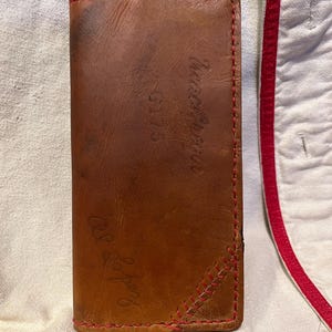 Cartera larga con forma de guante de béisbol
