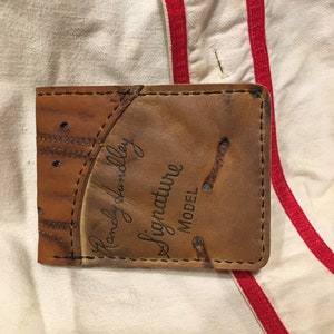 Cartera bifold de guante de béisbol