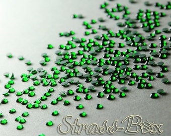 2 Cut AAA EMERALD SS10 Hotfix dark green rhinestones