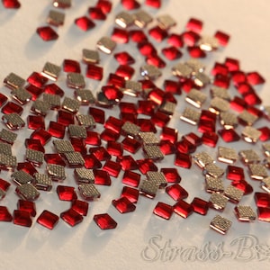 QUADRAT 3x3mm LIGHT SIAM Hotfix Strasssteine rot