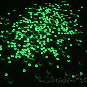 HOTFIX Stones NIGHT LUMINOUS 2 mm Hotfix Stones for ironing on luminous beads