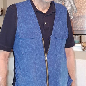 Fully Customized LVAD Vest. Men & Women sizes are available and fully custom made for pockets size and placement