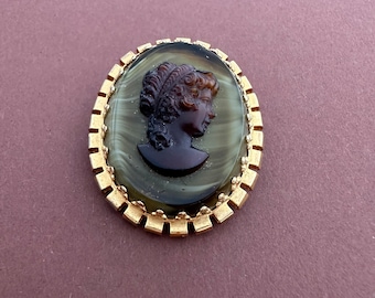 Glass Cabochon Gem Vintage Cameo Brooch