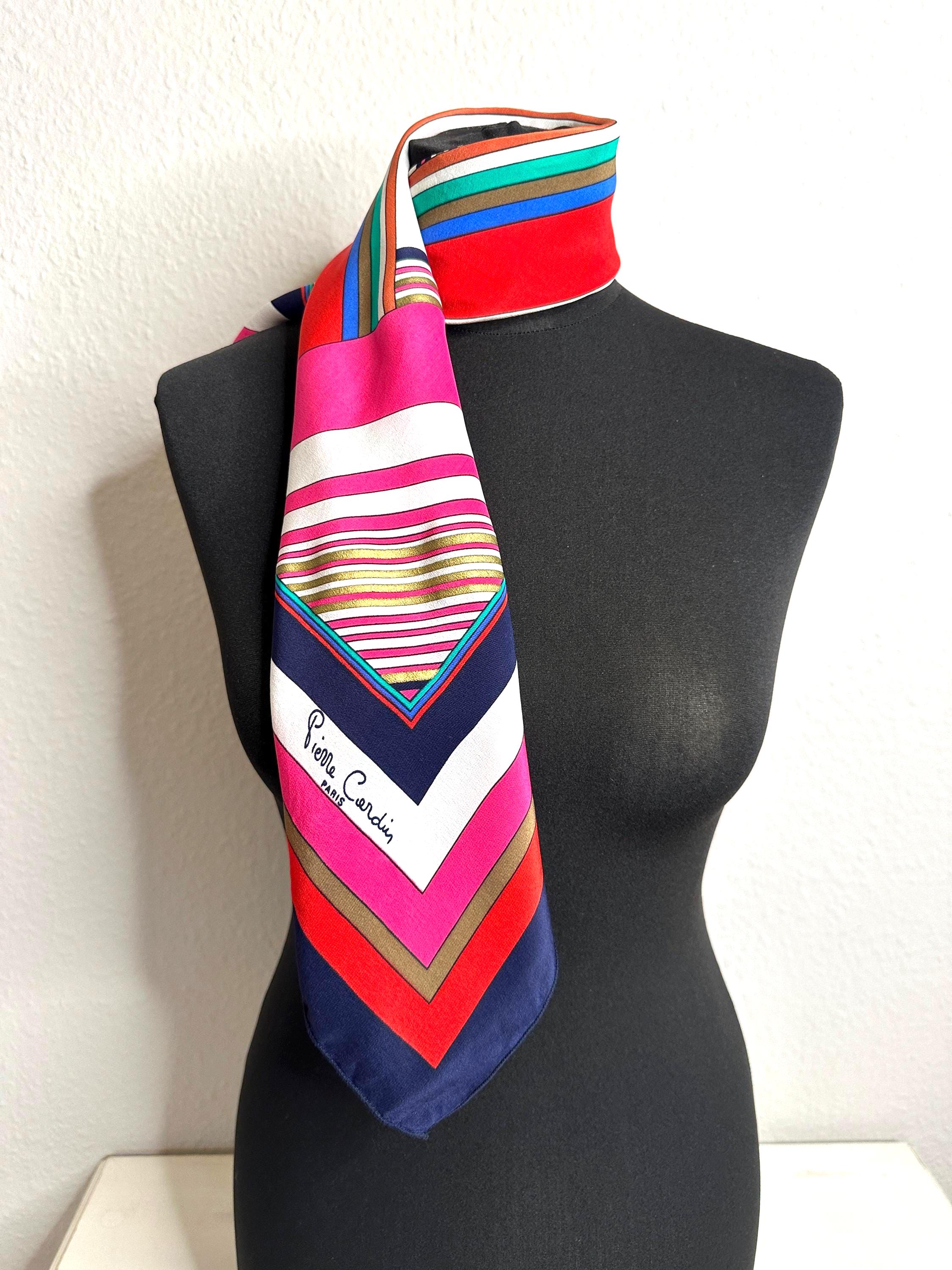 Foulard Carré En Soie Pierre Cardin - Motif Bordeaux, 77x75 Cm - Occasion En Bon État