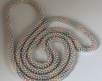 Blüten Perlen Halskette durch und durch bewegliche Vintage 1960s Glasperlen verzierte Collier Kette, leicht und wunderschön