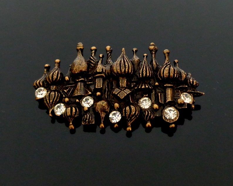 1980s dark metal clear rhinestone decorated Onion Dome Brooch 7 x 4 cm in excellent vintage condition