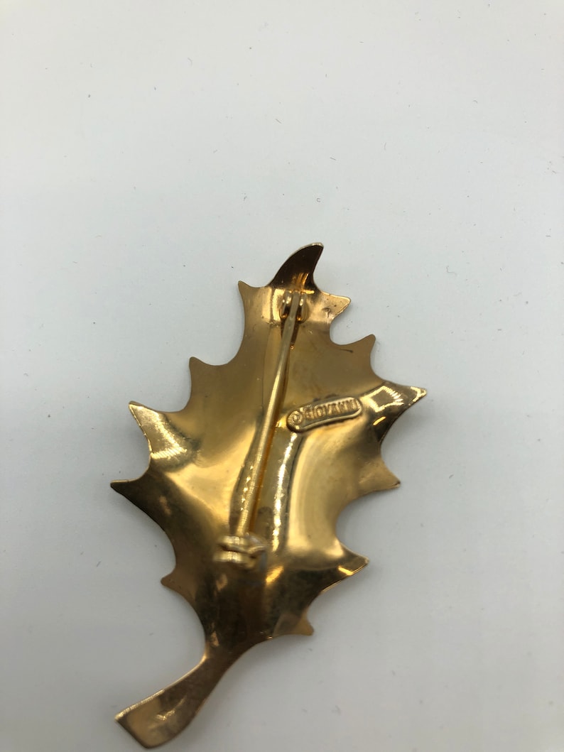 Designer GIOVANNI signed matt gold plated detailed worked elegant leaf pin brooch 1960s gorgeous