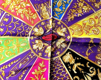 Atelier VERSACE Scarf Vintage 1980s Silkscarf, pure silk, colorful Design