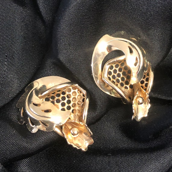 Art Nouveau Design Ear Clips .. but.. Vintage ear… - image 9