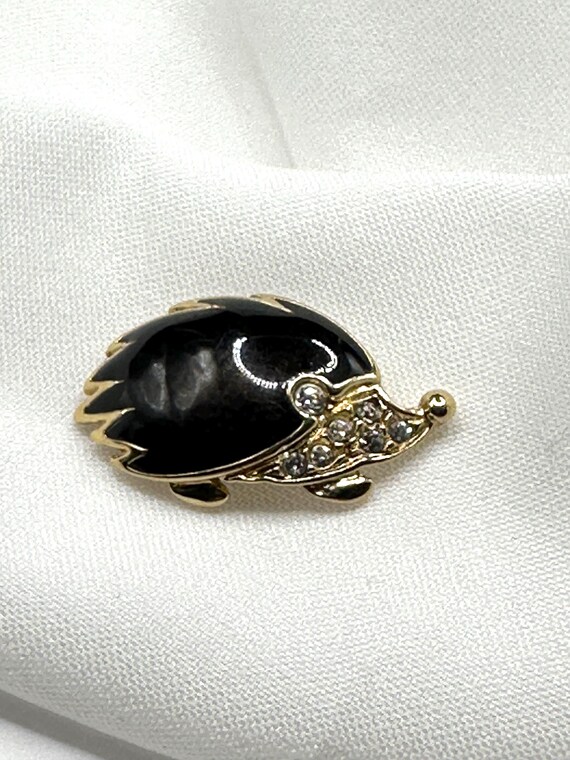 Hedgehog Tie Pin Brooch Beautiful black enameled … - image 9