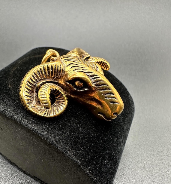 アンティーク雑貨 Ram Massive Ram Pendant Vintage Silversmith Craft Ram Head Made of