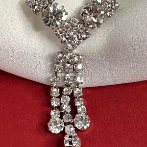 sparkling rhinestone brooch vintage glamour cocktail party 1960s rhinestone brooch with hanging rhinestones