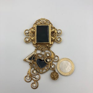 Broche pendentif strass vintage années 1980 émaillée noire et plaquée or, strass décorée, 10 cm de long, broche rare image 4