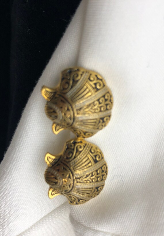 Art Nouveau Era Earclips Beautifully damask shell… - image 5