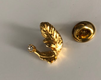 gold plated feather tie pin vintage 1980s pin brooch