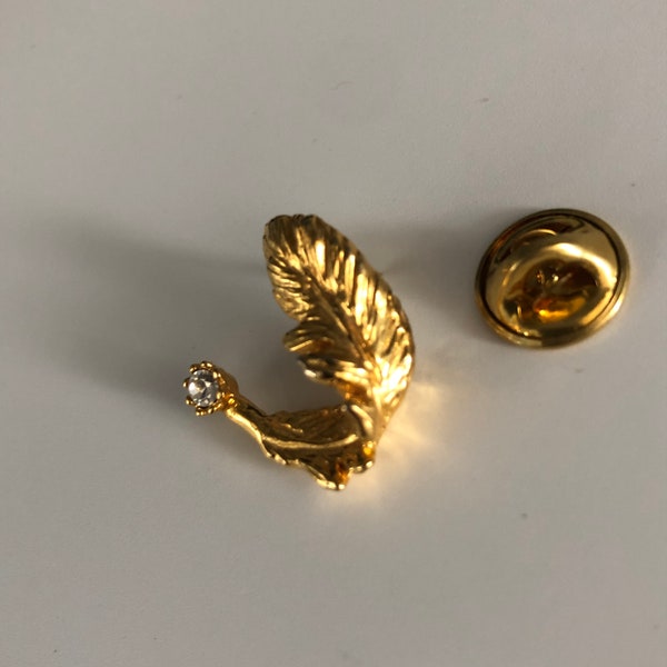 gold plated feather tie pin vintage 1980s pin brooch