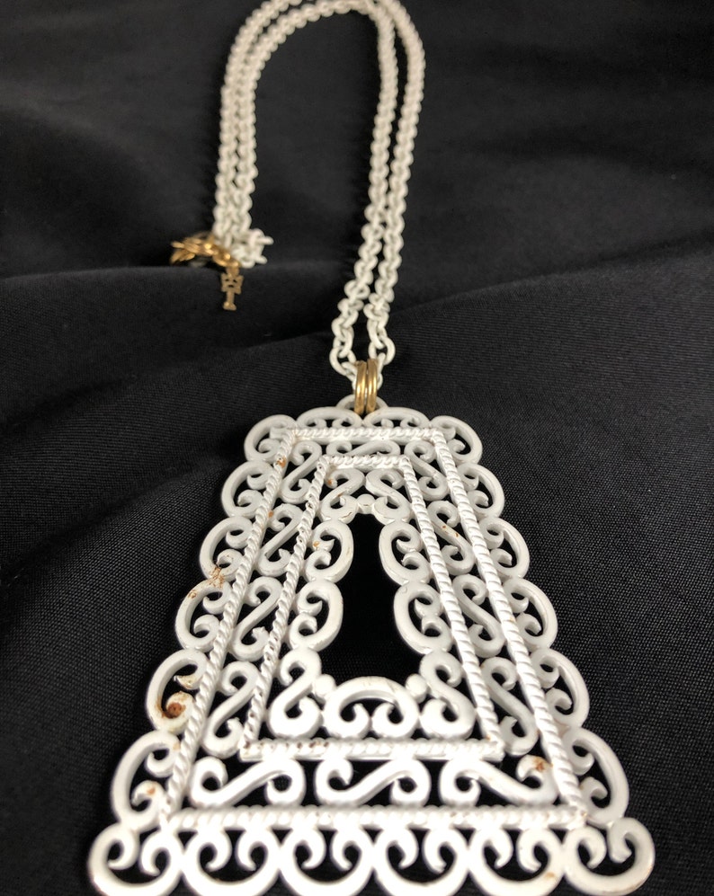 TRIFARI Pendant Necklace 1960's Modernist Era Designer Signed Collier Chain image 2