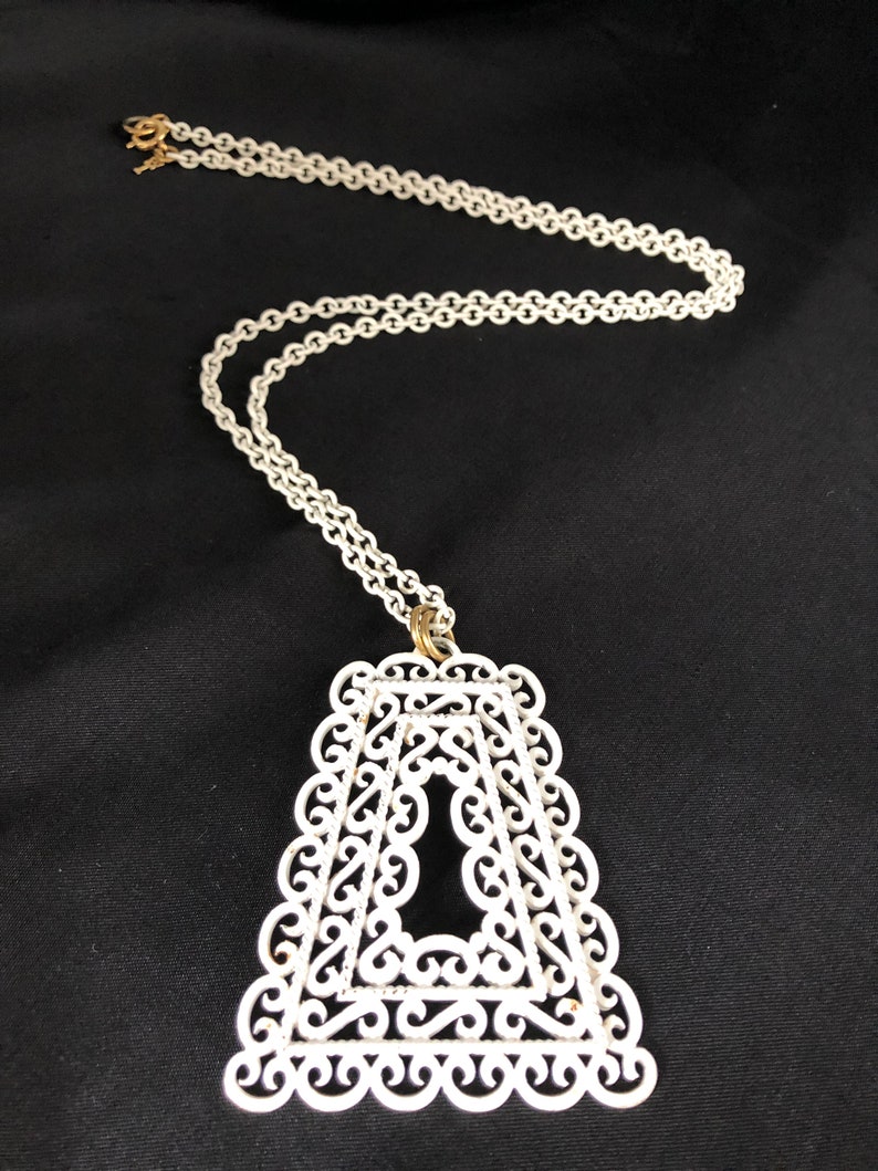 TRIFARI Pendant Necklace 1960's Modernist Era Designer Signed Collier Chain image 5