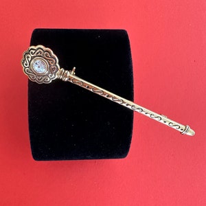 Broche en cristal Rivoli joliment décorée Broche vintage en plaqué or de 8,5 cm de long image 1