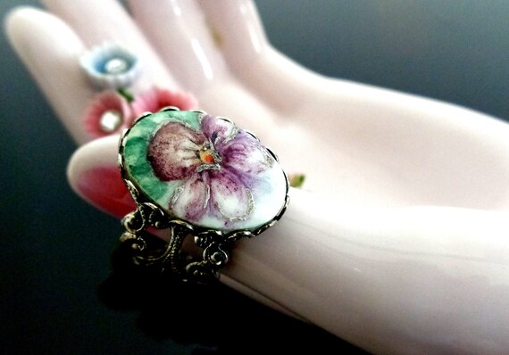 Vintage 1970s gorgeous !! Pansy Pansy Ceramic Cera