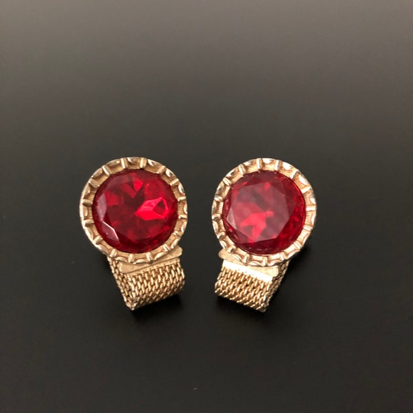 Gemelos de diseñador SWANK firmados elegantes vintage de los años 60 chapados en oro redondos con adornos de cristal rojo