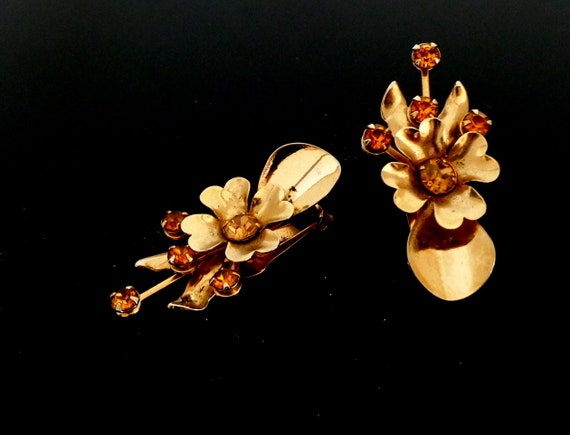 Elegant 1950 's Rhinestones decorated clip earring