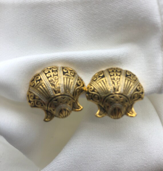 Art Nouveau Era Earclips Beautifully damask shell… - image 3