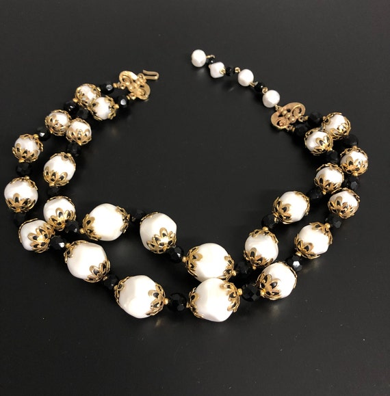 DEAUVILLE necklace vintage white uneven faux baro… - image 5