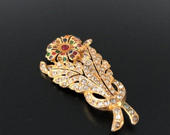 broche art nouveau Fantastique belle très élégante broche de fleurs plaquées or de l’époque Art Nouveau décorée de strass clairs et colorés