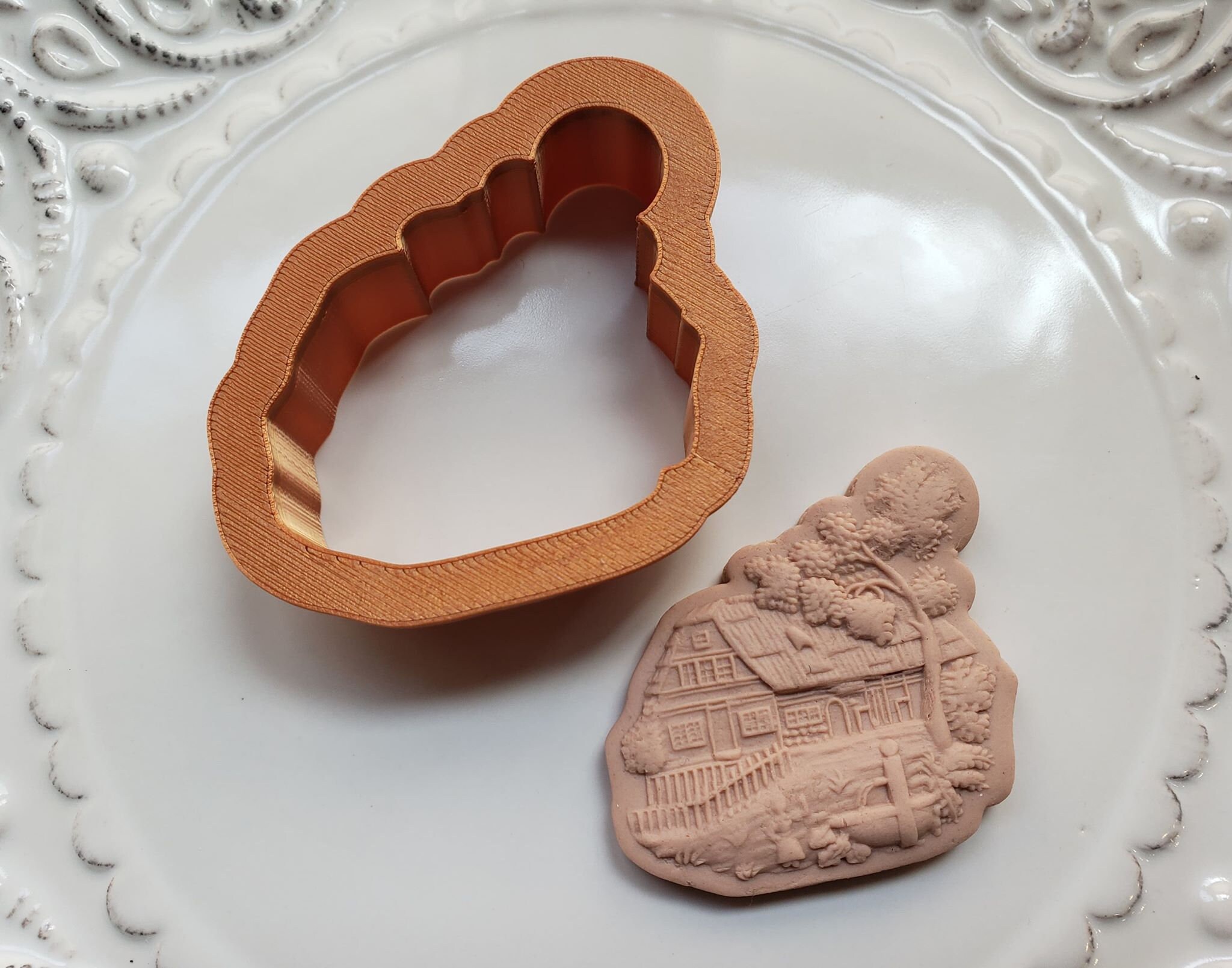 COOKIE CUTTER ONLY. Fits mold 7652. molds are all sold Etsy