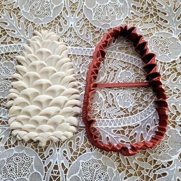 COOKIE CUTTER ONLY.  Fits Texturra mold "Pine Cone"