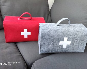 Children's doctor's case L made of felt with fabric cross