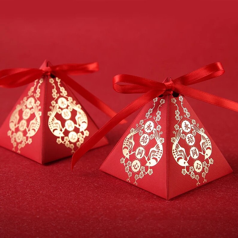 Chinese Priymid Sweet Box Wedding Favors holders Wedding