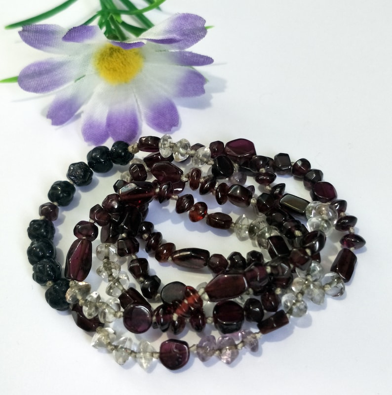 String Necklace Garnet /& White Crystal Gemstone 5-6 MM Beads Length 24 Inches Item Code SNJ 154