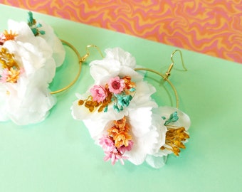 Wedding earrings made from dried and preserved flowers