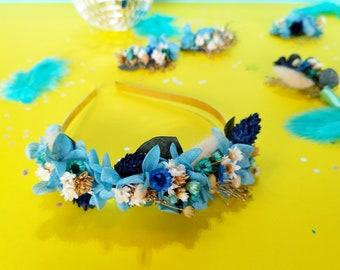 Wedding headband made from dried and preserved flowers