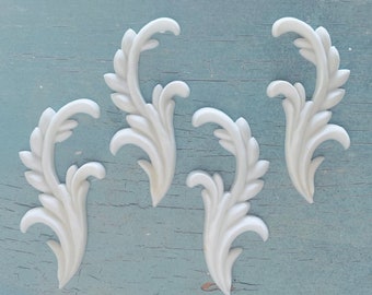 4 Arched French Feuille's Appliques - Item -68-0708