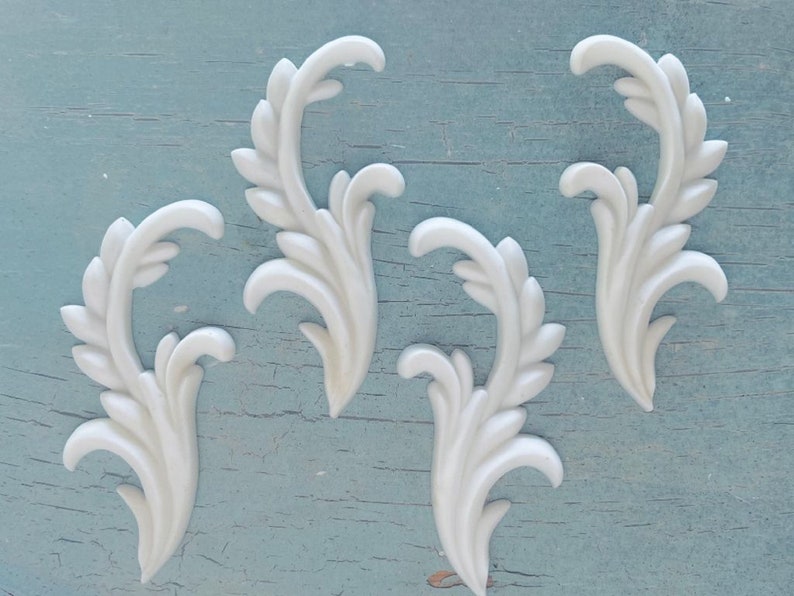 4 Arched French Feuille's Appliques Item 68-0708 image 1
