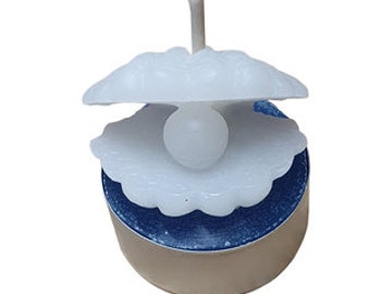 Handmade tea light in the shape of an adorable pearl shell - perfect table decoration and gift idea with a maritime flair!