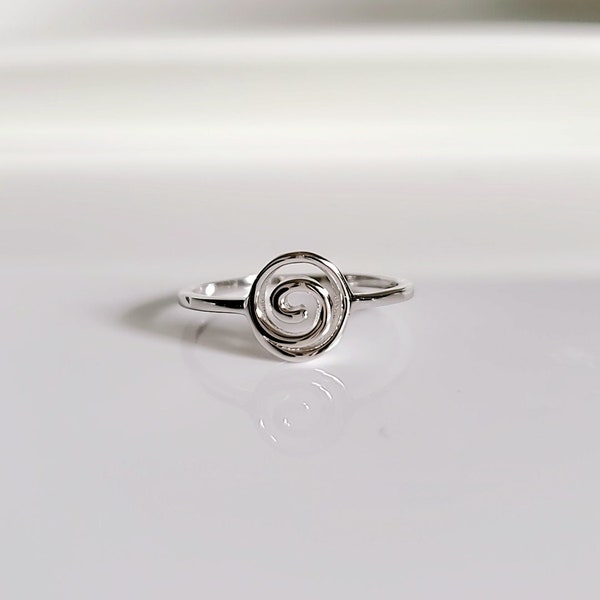 Dainty Spiral Ring, Sterling Silver Women Ring, Swirl Minimalist Ring, 925 Stamped, high polished