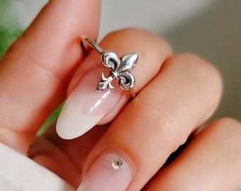 Dainty Sterling Silver Fleur de Lis Ring, 925 Stamped, Silver Flower of Lily Ring, Fleur-de-lis Jewelry, Fleur-de-lis Symbol