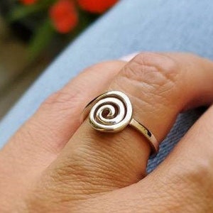 Swirl Ring, Sterling Silver Women Ring, Swirl Minimalist Ring, 925 Stamped, high polished, non tarnish, size 4 to11