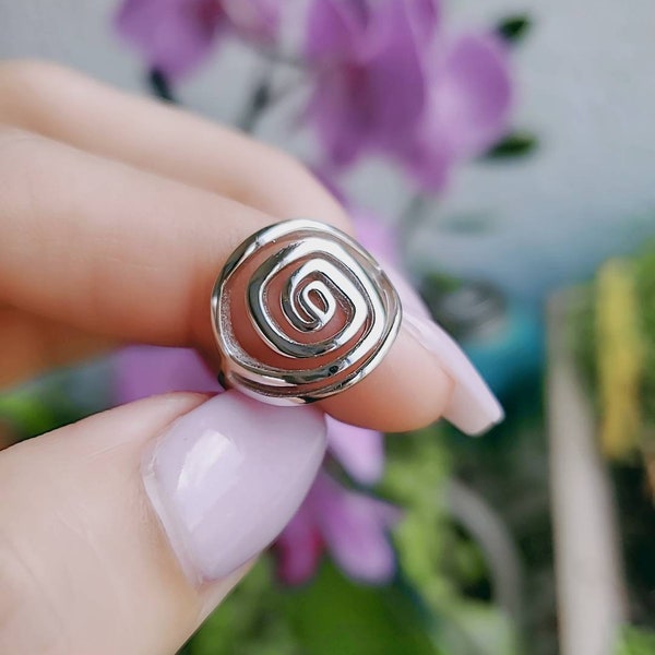 Sterling Silver Spiral Ring, Simple Minimalist Ring, Dainty Women Ring, Swirl Ring, Boho Style Ring