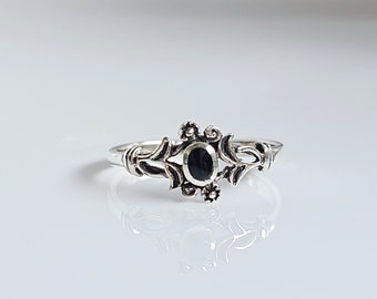 Anello celtico in onice nero argento sterling, anello in onice delicato, anello in pietra nera, argento 925, anello in onice minimalista, anello in onice da donna