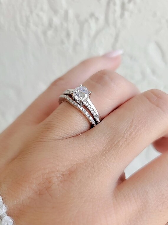 Non matching wedding band sale and engagement ring