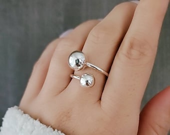 Sterling Silver Globe Ring, Double Ball Minimalist Ring, Sphere Ring, Adjustable Ring, Statement Silver Ring, Women's Silver Ring