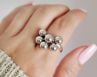 Dangling Beads Ring, Sterling Silver Ring, Ball Charm Ring, 925 Bead Women Statement Ring, Dangling Balls, Spheres Movement Ring