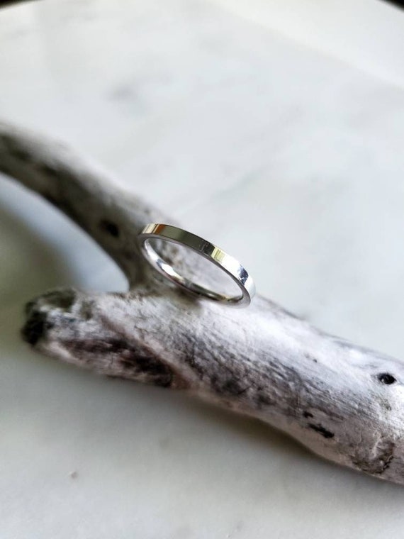 Top 5 Reasons To Buy A Thin Band Engagement Ring | Adiamor